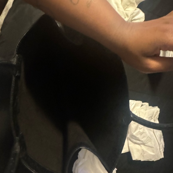 Designer Handbag.. - Picture 3 of 11